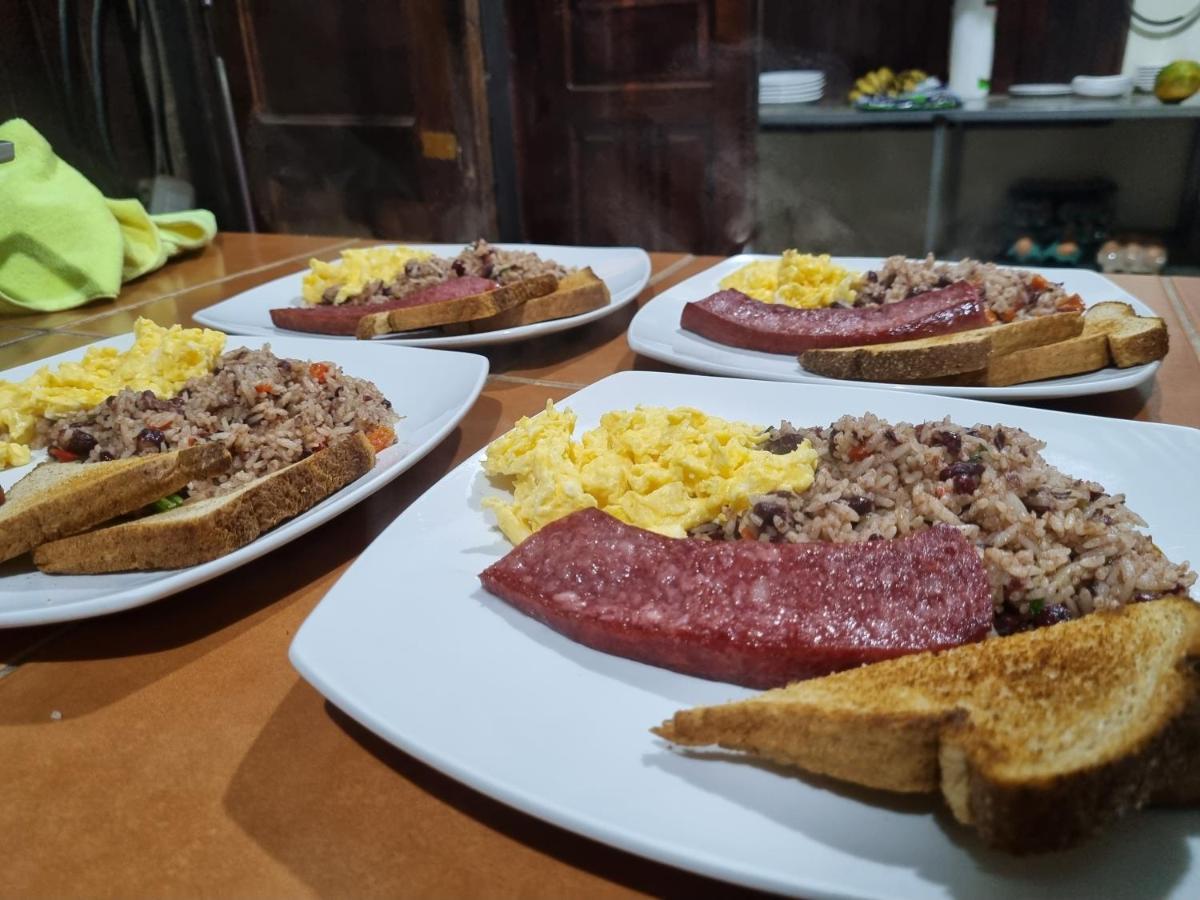 Cabinas Pura Vida B&B Tour Operator Drakes Bay エクステリア 写真