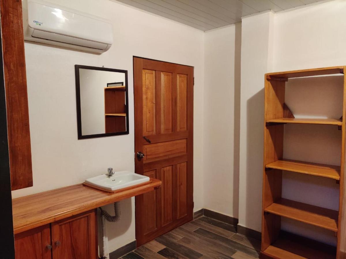 Cabinas Pura Vida B&B Tour Operator Drakes Bay エクステリア 写真